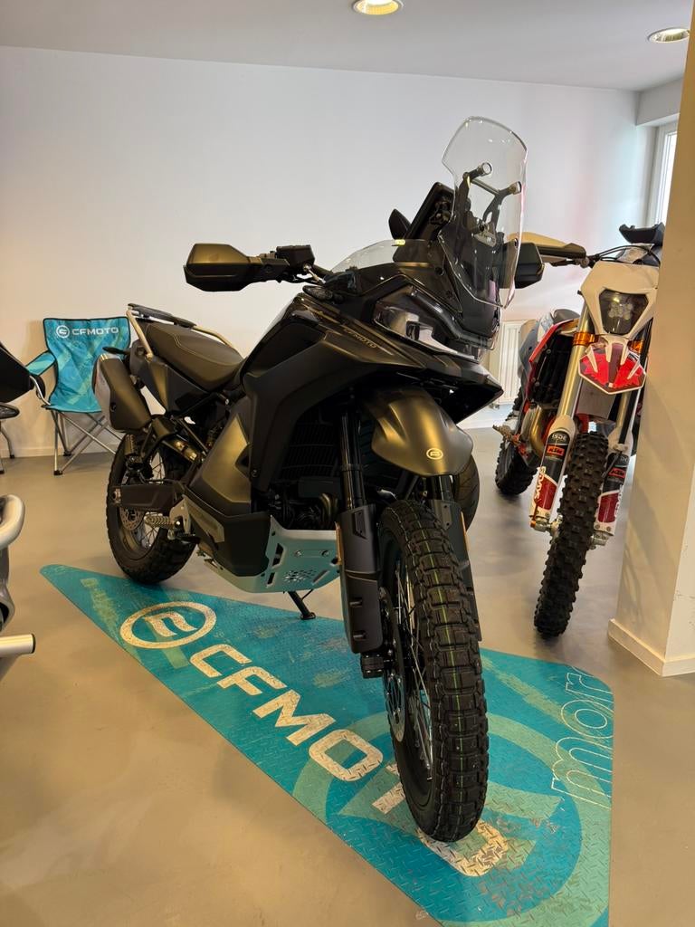 800 MT-x, Motos, Entreprise