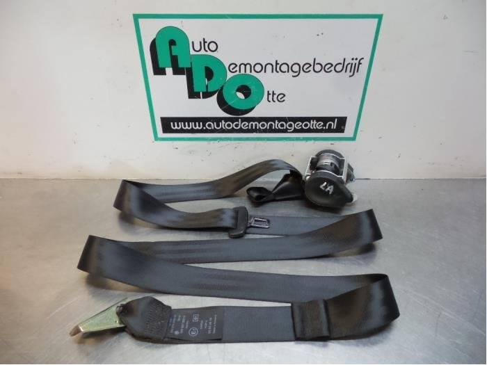Veiligheidsgordel links-achter van een Volkswagen Golf (Golf, Gebruikt, -, Volkswagen, -