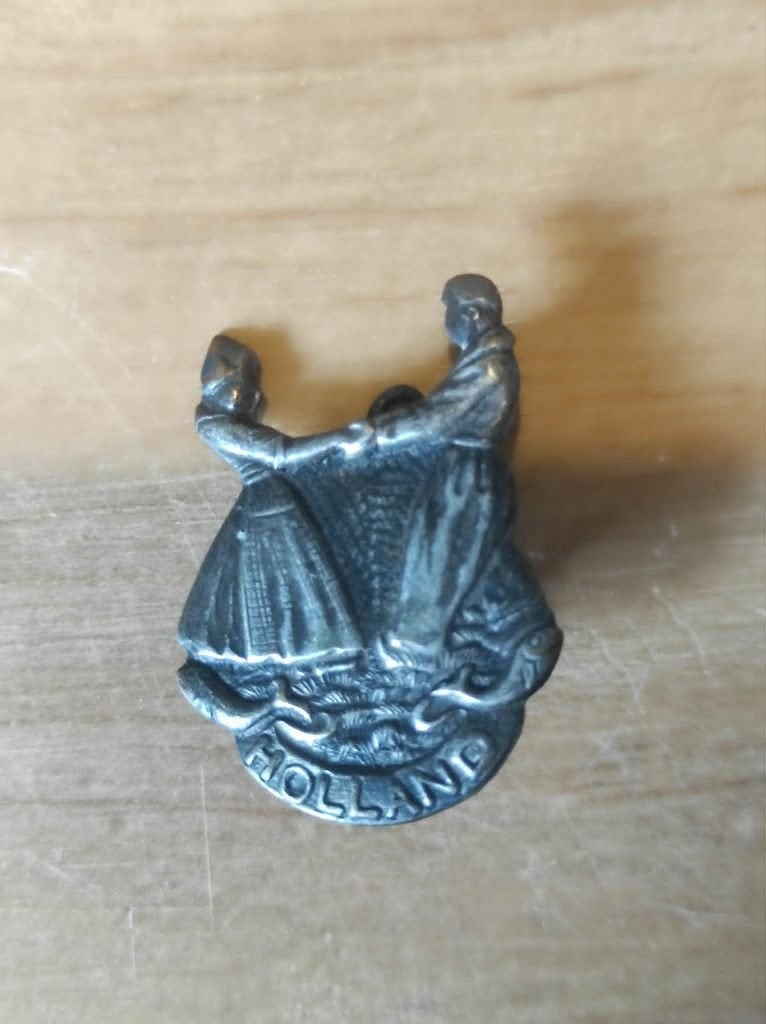 vintage Nederlandse metalen broche, Handtassen en Accessoires, Antieke sieraden, Ophalen of Verzenden, Broche