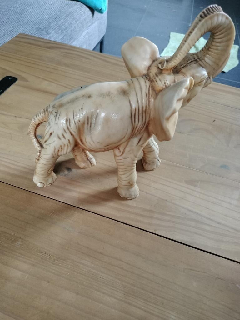 Éléphant en céramique, Enlèvement ou Envoi