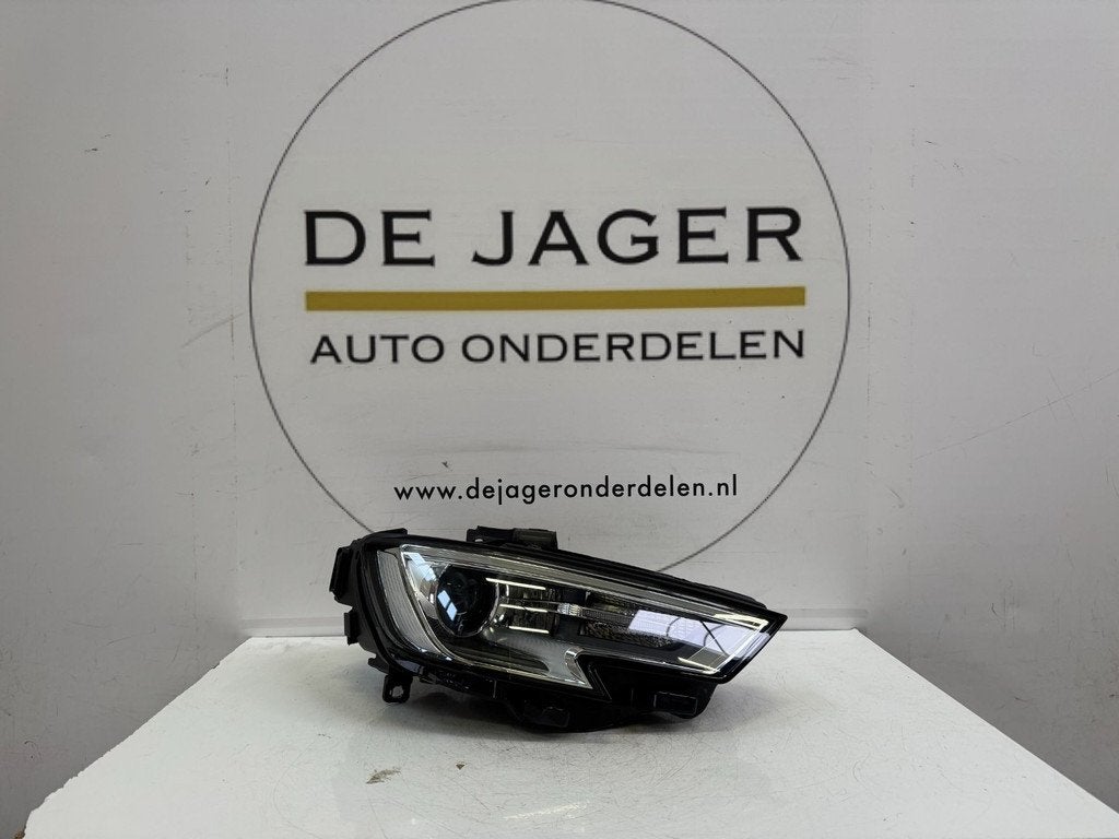 Phare avant droit LED au x non pour Audi A3 restyl e 8V09410, AUDI AG, Auto-Union-Strasse 1
85045  Ingolstadt, DE, Audi, Utilisé