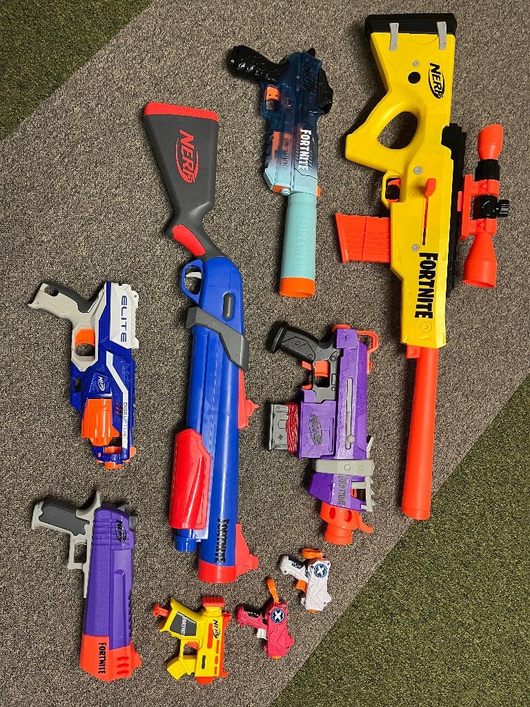 9 Nerf (Fortnite) speelgoed geweren, Ophalen of Verzenden, Zo goed als nieuw