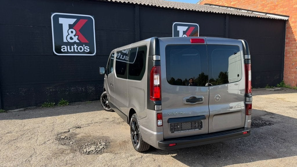 Opel Vivaro 1.6 CDTi 9 Plaats, Auto's, https://public.car-pass.be/vhr/9e851cd9-c575-4cfb-bc1f-1db2c73b8145, Vivaro, Bedrijf, Te koop