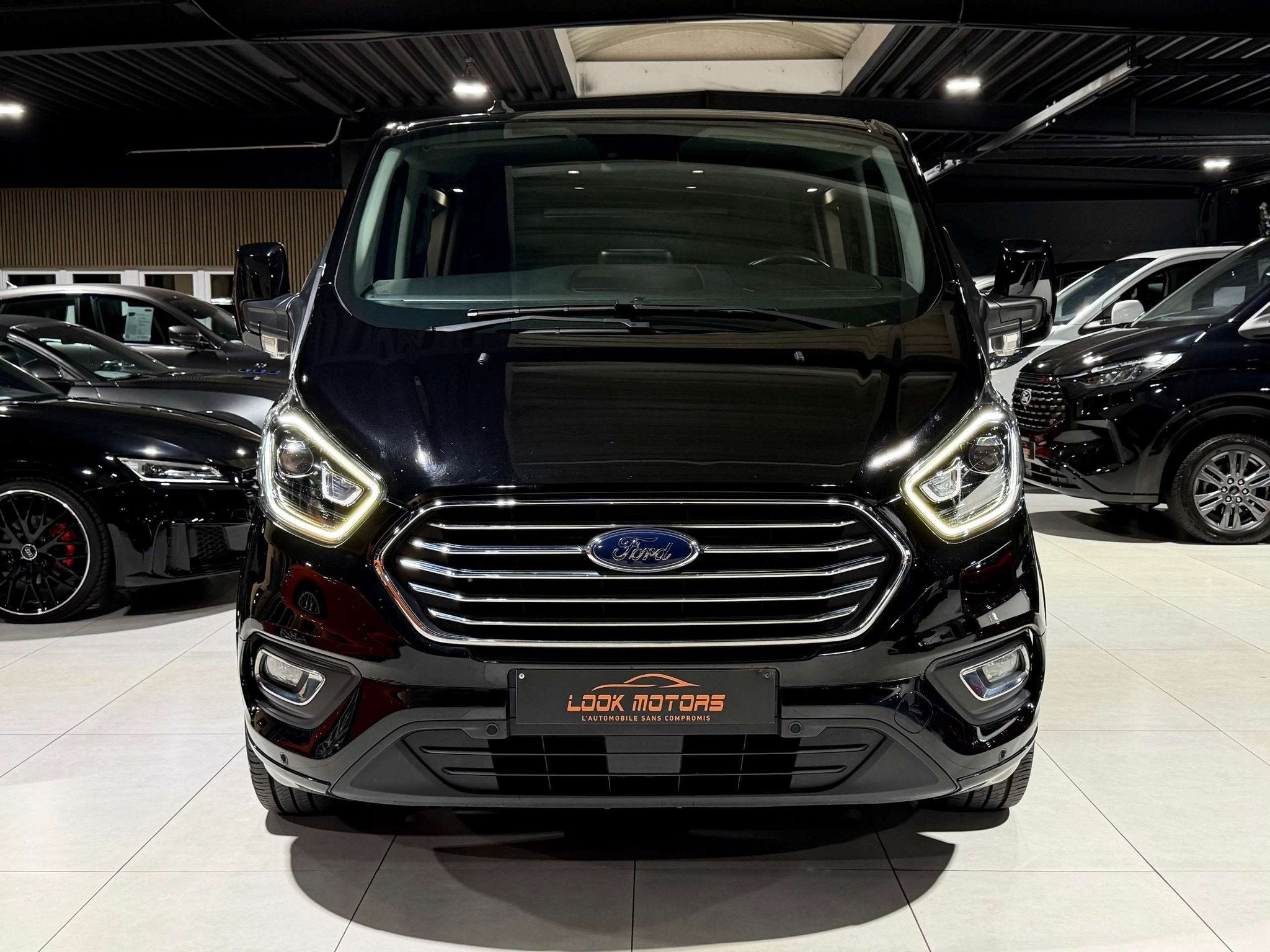 Ford Tourneo Custom 2.0 TDCi Titanium X 185CV 8 PLACES CUIR, Auto's, 4 cilinders, USB, Zwart, Leder