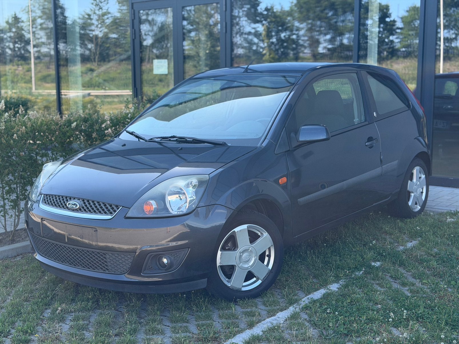 Ford Fiesta Ghia 1.4 Benzine / Airco / 2007 / 134.000km's, Autos, Entreprise, Boîte manuelle, Noir, 5 places