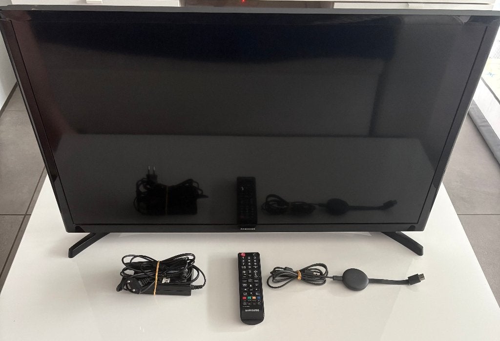 Télévision + Chromecast - Télévision Samsung - Chromecast, TV, Hi-fi & Vidéo, LED, 50 Hz, 80 à 100 cm, Enlèvement