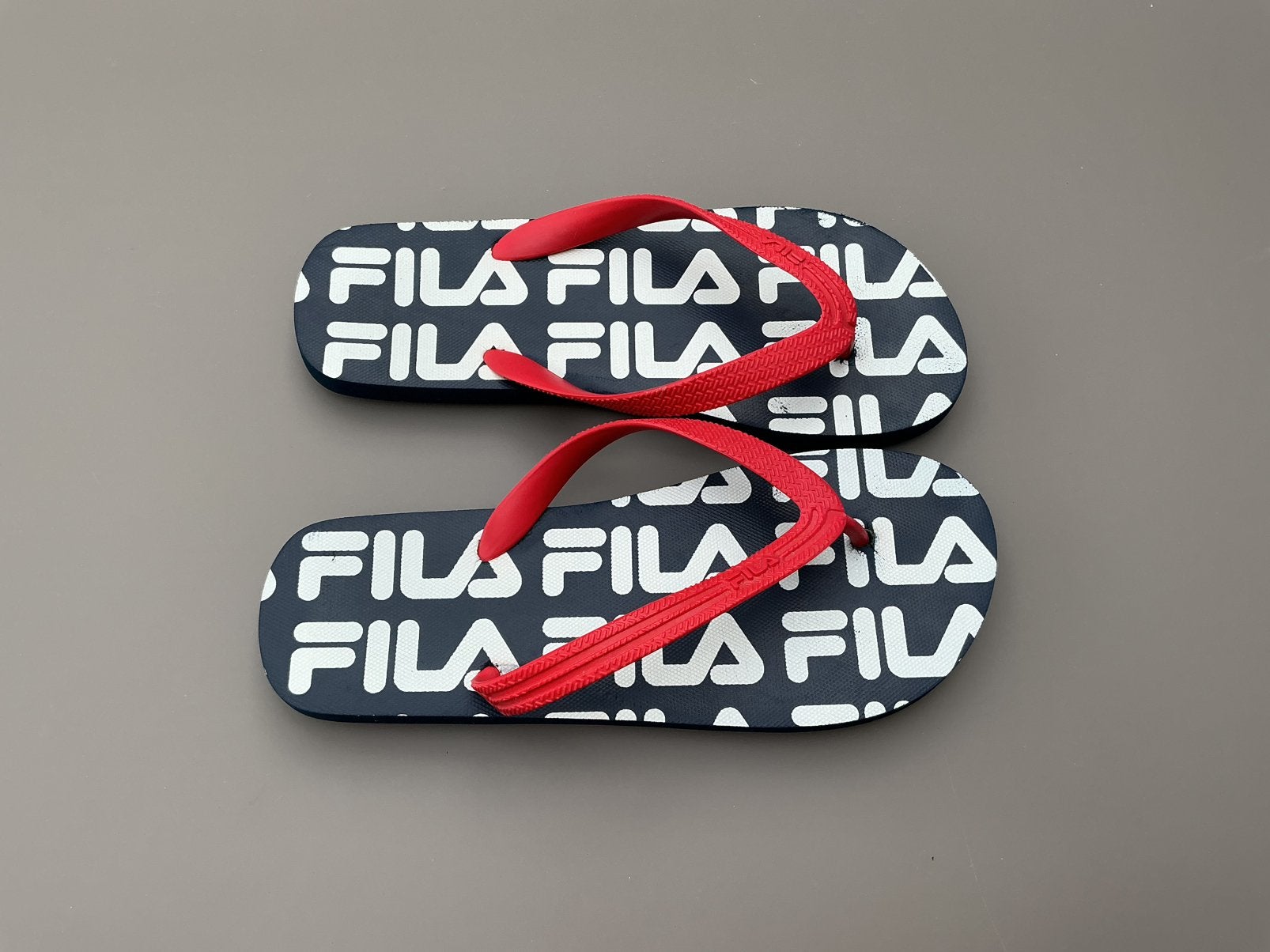 Tongs FILA taille 40/41 BON ÉTAT, Vêtements | Hommes, Chaussures, Chaussons, Enlèvement ou Envoi, Autres couleurs, Comme neuf