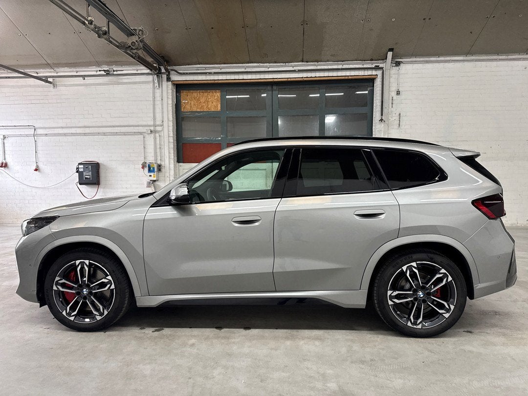BMW iX1 EDrive20 67 kWh M Sport Edition | Harman Kardon | Me, Autos, Cuir, Argent ou Gris, 750 kg, Entreprise