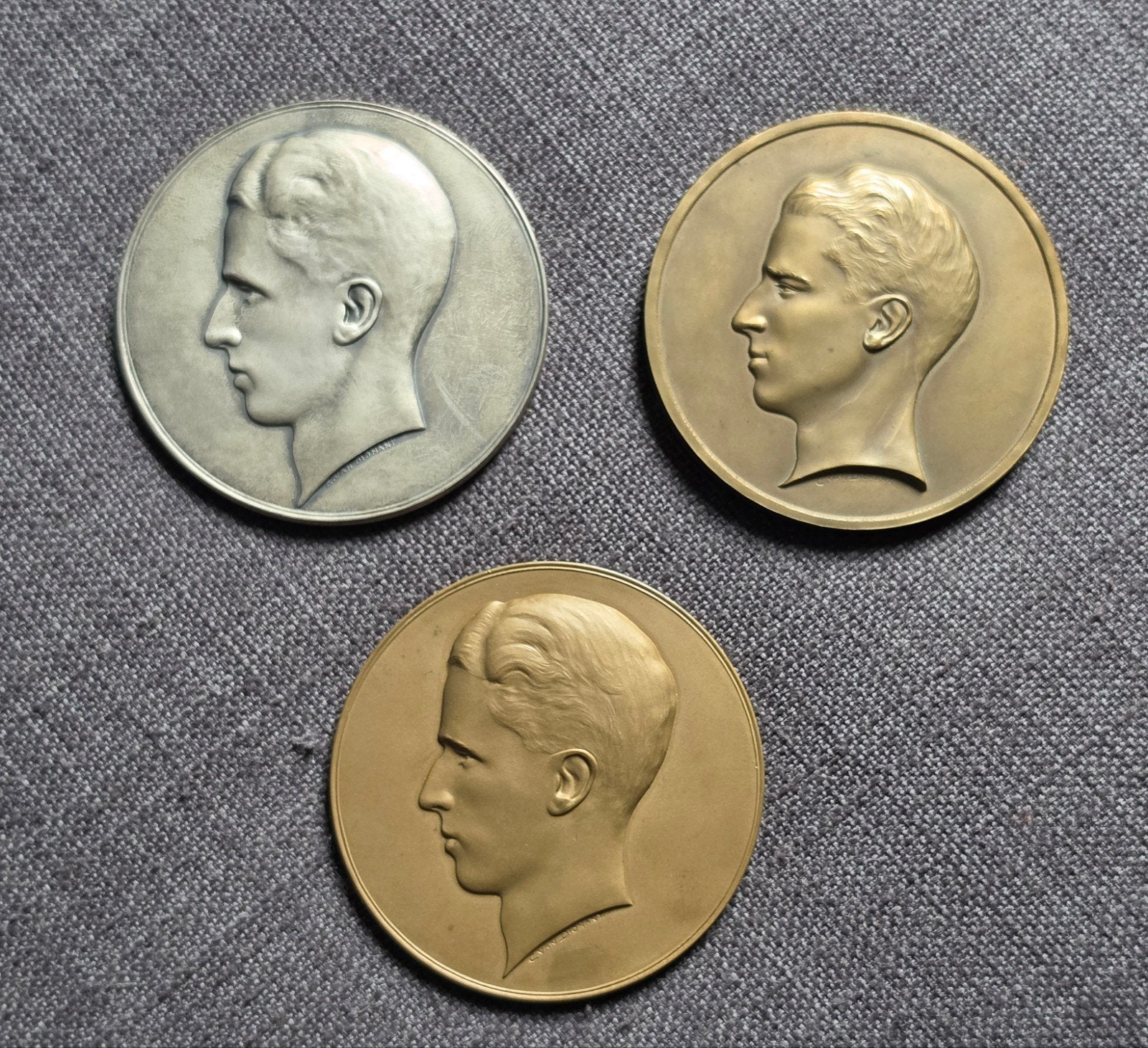 1 médaille d'argent A900 + 2 médailles Baudouin de bronze 7, Enlèvement ou Envoi