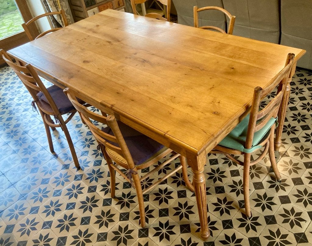 Table de salon en chêne massif 350€, 150 à 200 cm, Comme neuf, Enlèvement, 50 à 100 cm