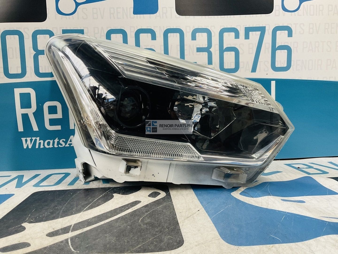 Koplamp Isuzu D-Max D max Rechts Led Origineel 2-J34-4935N, Gebruikt, -, -, 6 maanden garantie