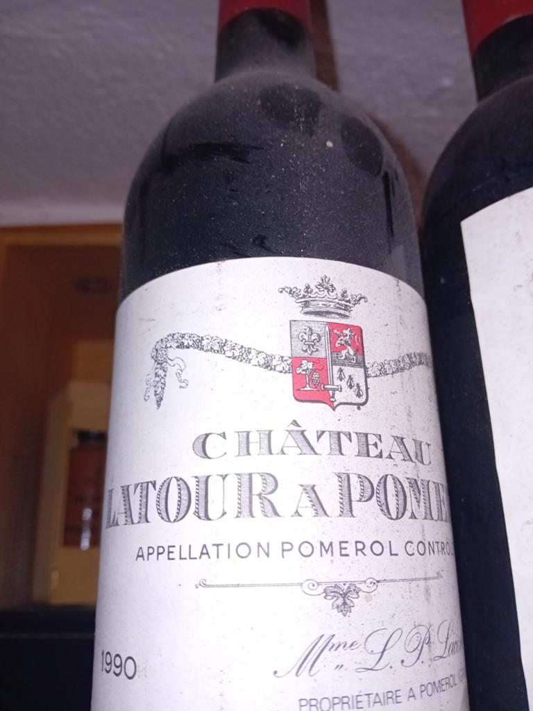 Château La Tour à Pomerol 1990, Verzamelen, Wijnen, Frankrijk, Ophalen of Verzenden, Zo goed als nieuw, Rode wijn