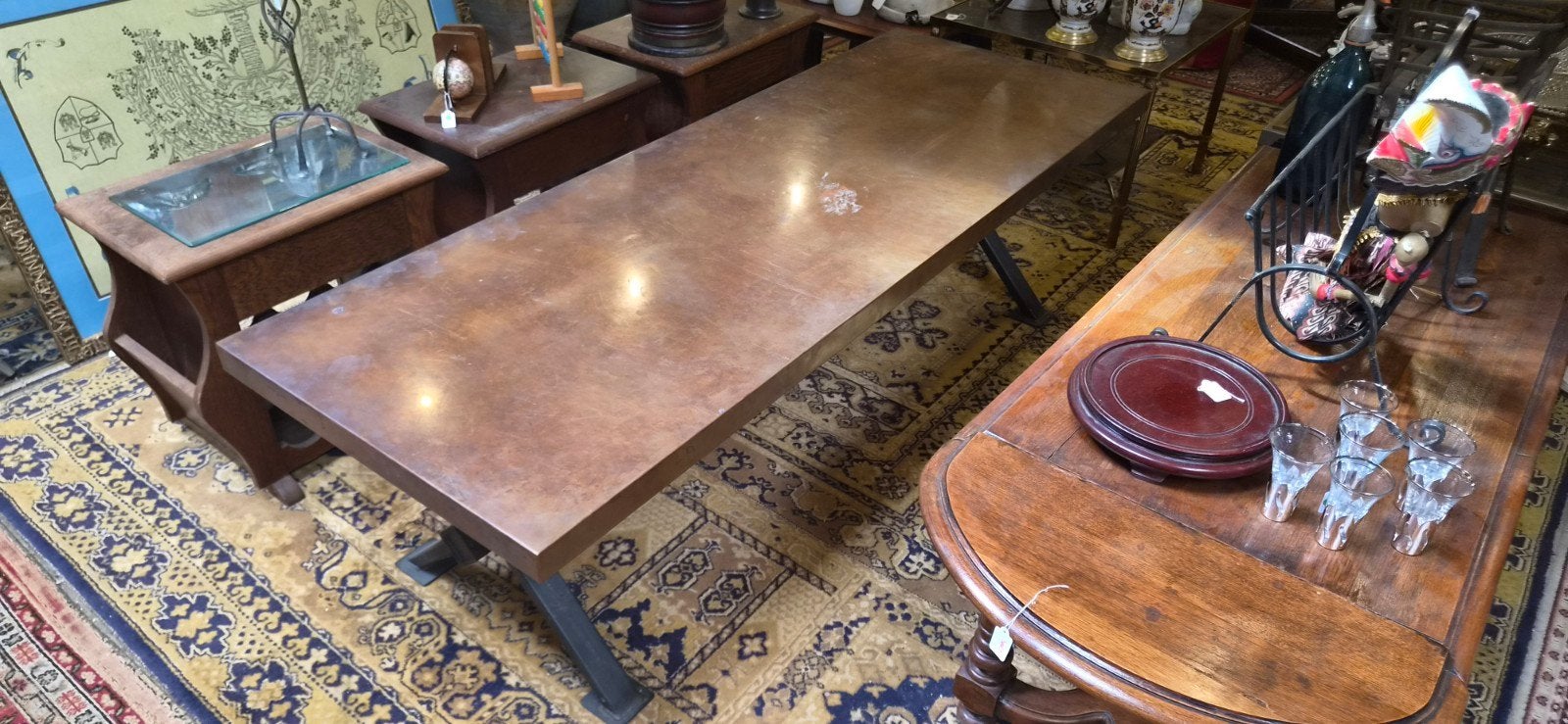 Grote koperen salontafel met metalen onderstel, Huis en Inrichting, Ophalen, ., ., .