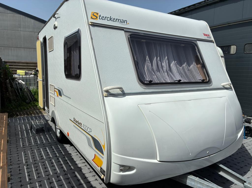 Sterckeman 410 cp met zomer voortent, Caravans en Kamperen, Caravans, Particulier, tot en met 4, 750 - 1000 kg, Treinzit, Sterckeman