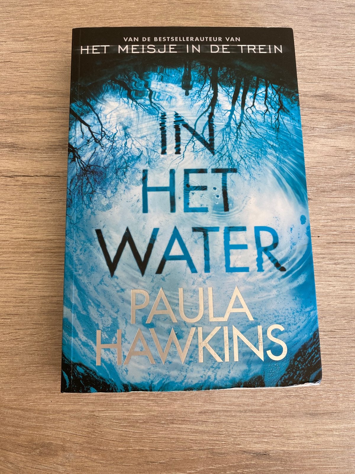 Paula Hawkins - In het water, Enlèvement ou Envoi, Paula Hawkins