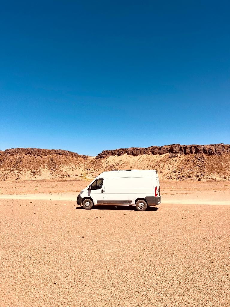 Fiat Ducato Campervan | Klaar om te reizen + DIY potentieel, Auto's, Stof, Zwart, Wit, USB
