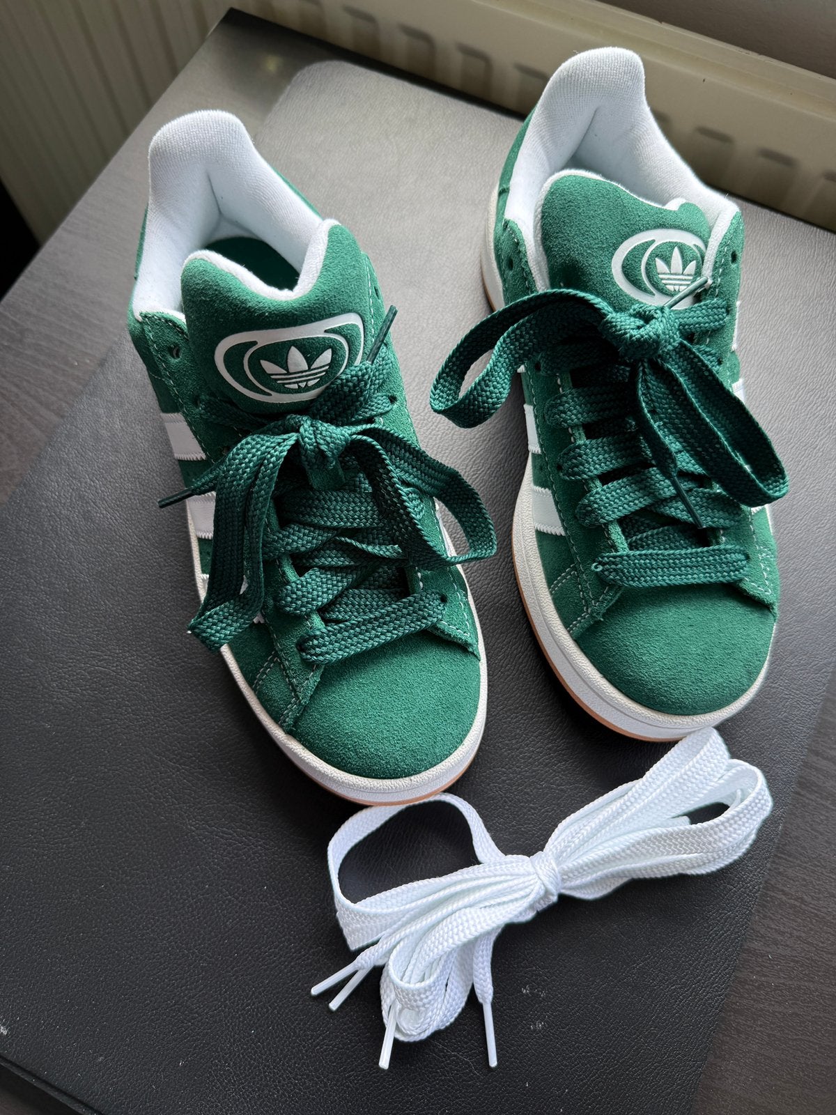 Nieuwe sportschoenen  Adidas maat 36, Enfants & Bébés, Vêtements enfant | Chaussures & Chaussettes, Enlèvement ou Envoi, Comme neuf