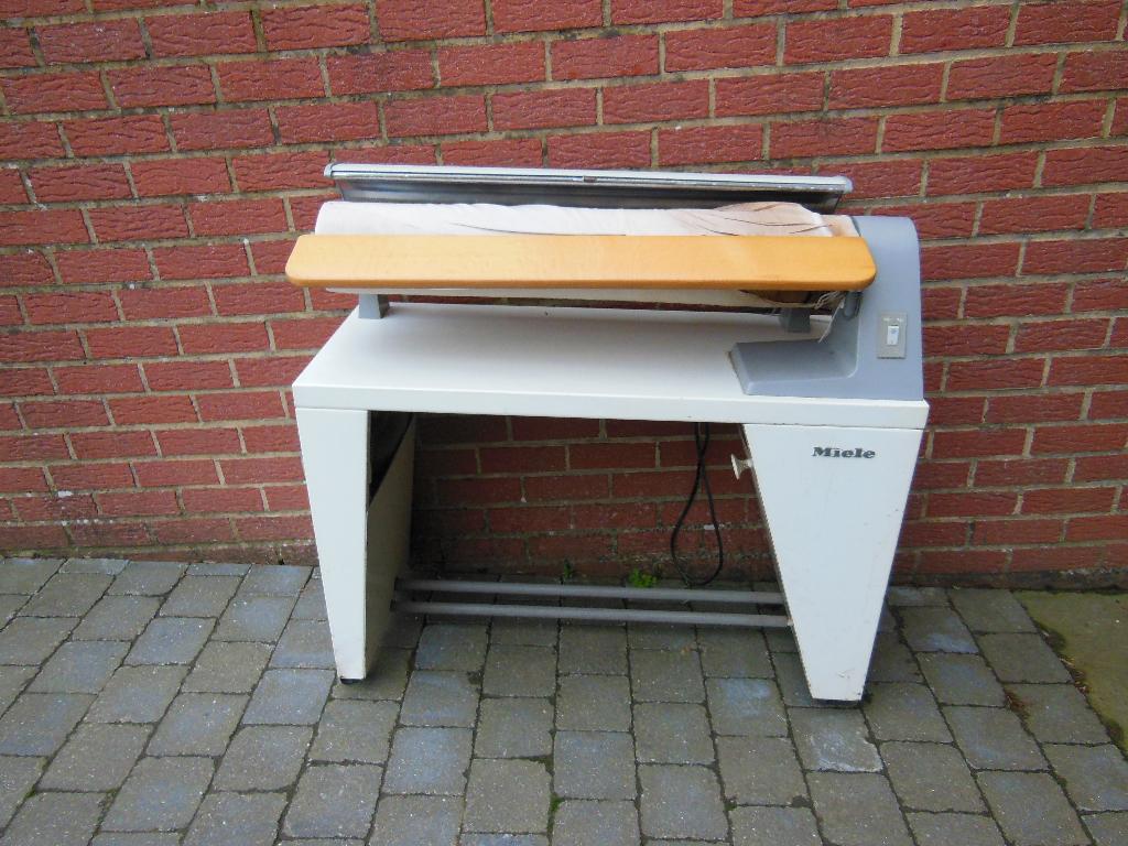 calandreuse Miele, Elektronische apparatuur, Strijkijzers en Strijkplanken, Ophalen, Gebruikt, Strijkijzer met snoer