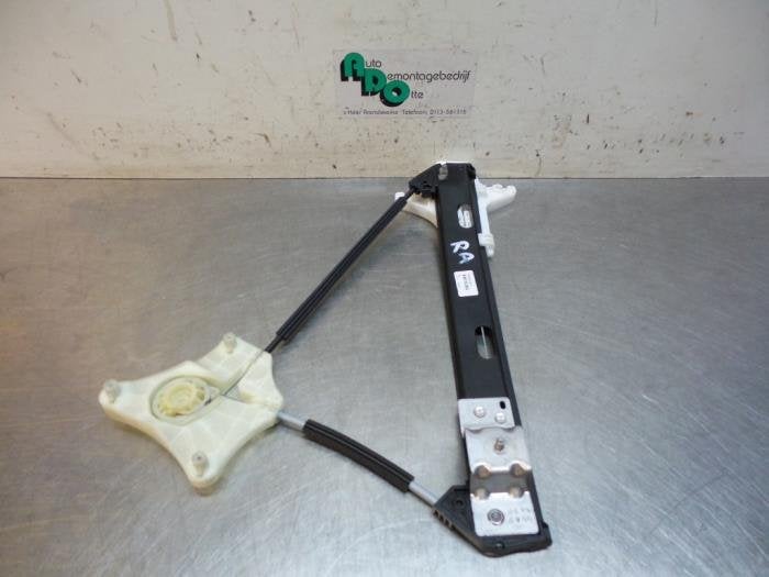 Mécanique vitre 4portes arrière droite d'un Volkswagen Pol, Volkswagen, -, 3 mois de garantie, Utilisé