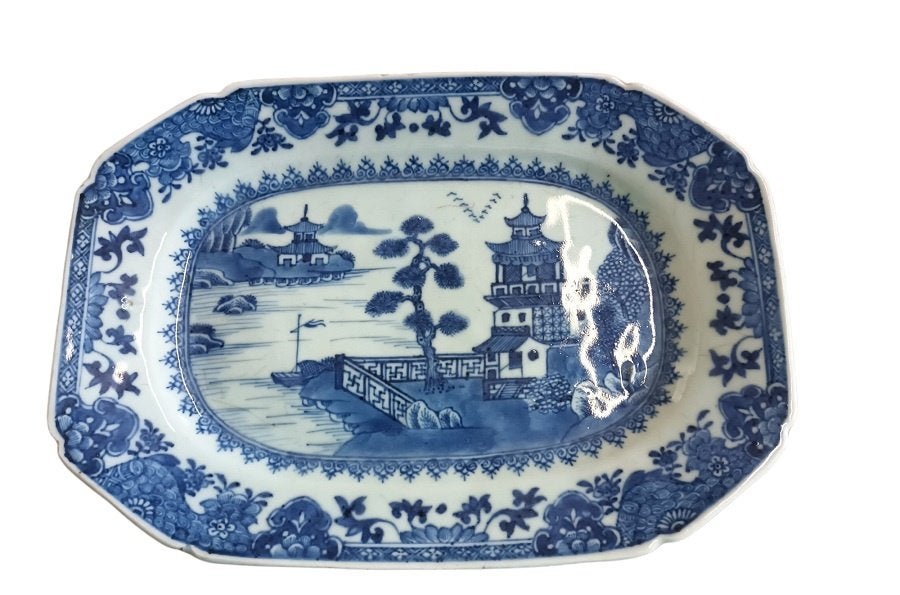 Assiette chinoise bleue et blanche du XVIIIe siècle., Antiquités & Art, Enlèvement ou Envoi