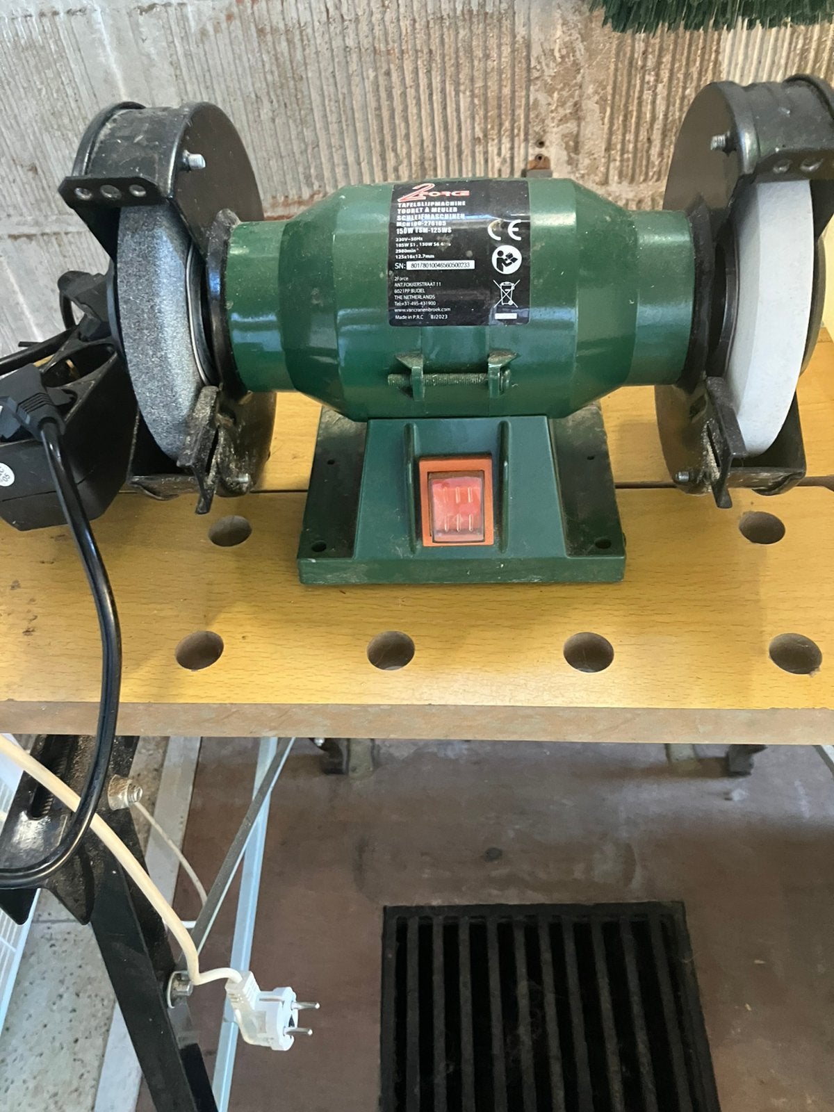 Electrische slijpmachine, Ophalen, Zo goed als nieuw, Minder dan 700 watt, Werkbankslijpmachine