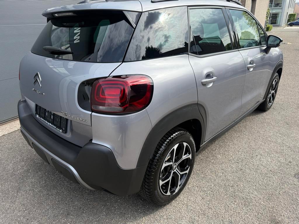 Citroën C3 Aircross 1.2 SHINE 110pk MAN Weinig kilometers, Autos, Argent ou Gris, Achat, Euro 6, Noir