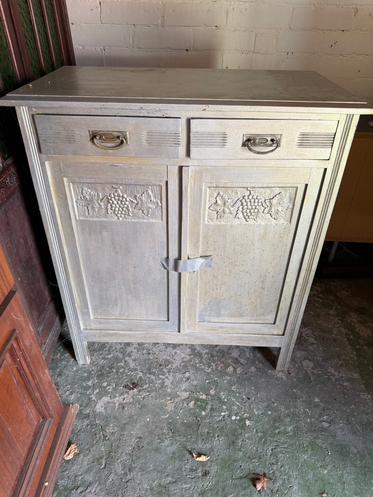 Kast in zilver, Ophalen
