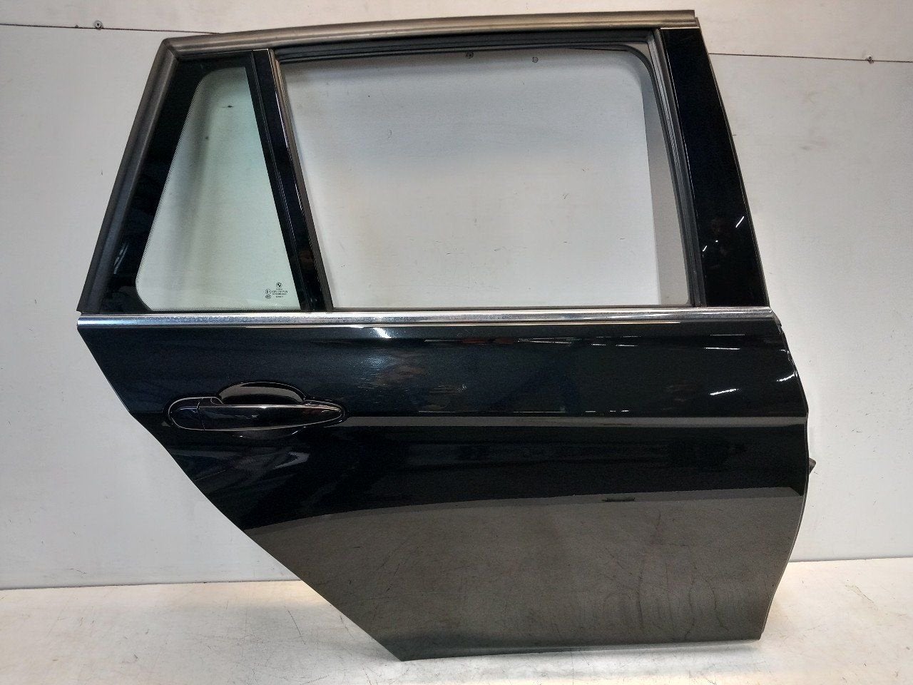 Portier rechts achter BMW 3 serie, Onderdelen@venauto.nl, Van der Ven Autorecycling B.V., Ettenseweg 76, 4706 PB Roosendaal, The Netherlands