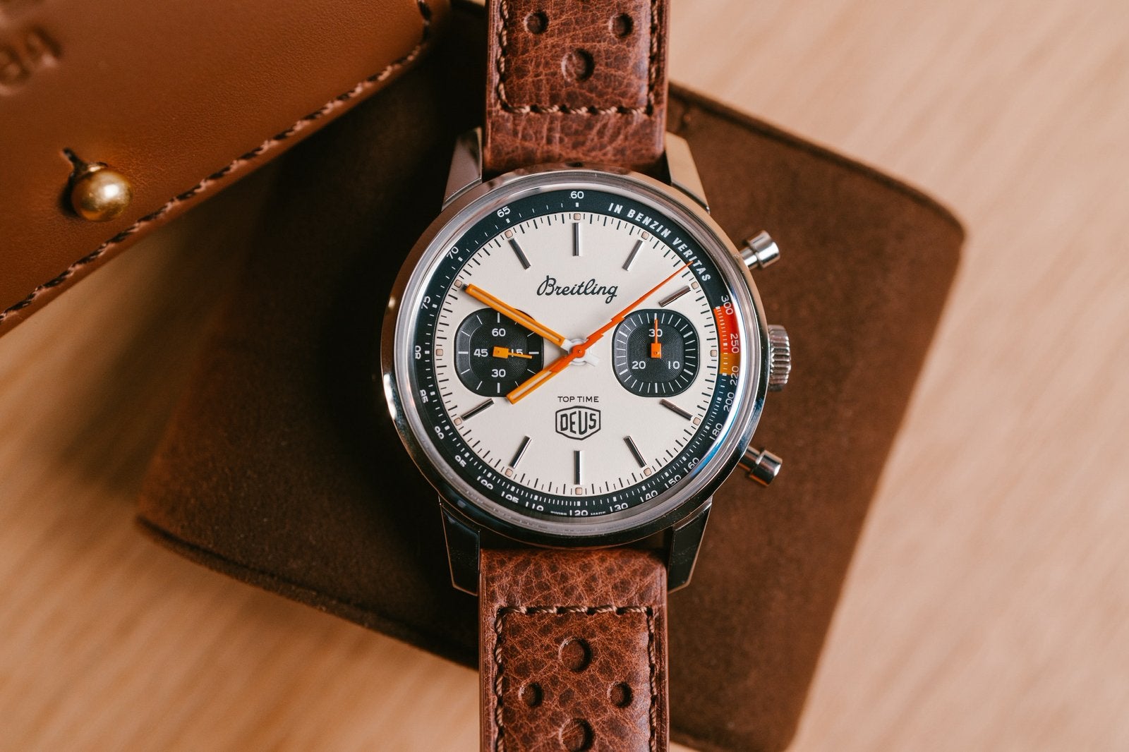 Breitling Top Time Deus Limited 1500 ex (ref. A233101A1A1X1), Handtassen en Accessoires, Horloges | Heren, Staal, Staal, Breitling