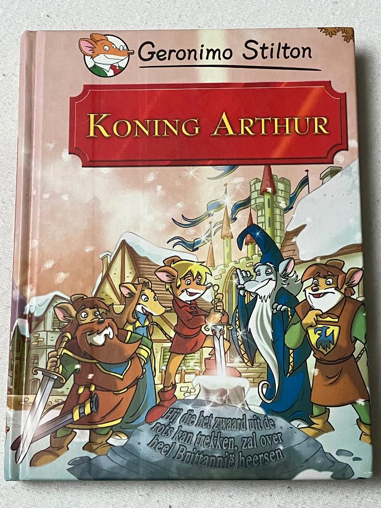 Geronimo Stilton - Koning Arthur, Ophalen of Verzenden, Zo goed als nieuw, Geronimo Stilton, Fictie algemeen