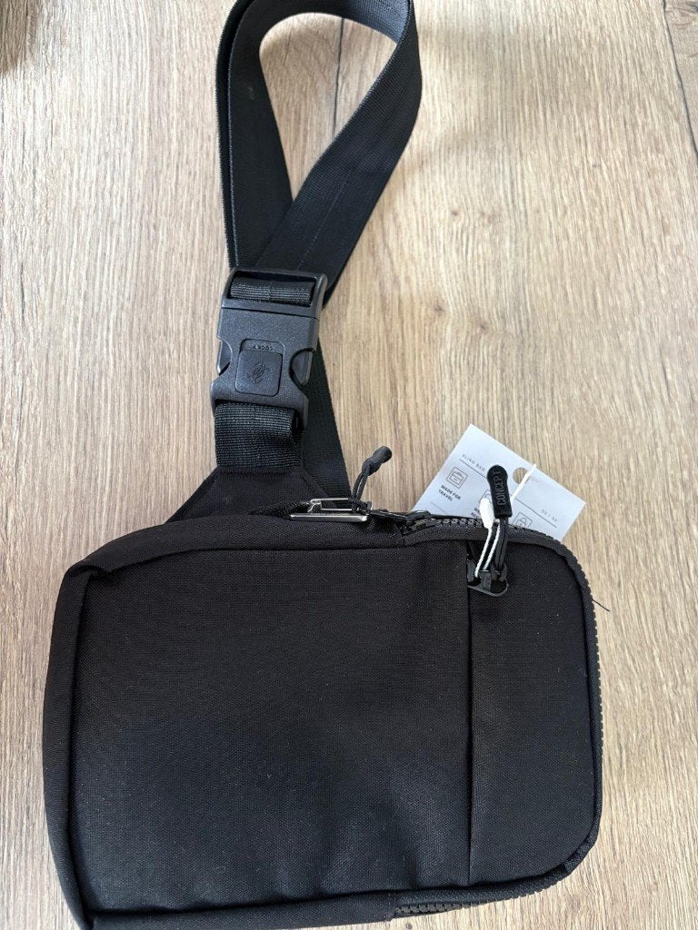 Sac noir (nouveau) - Sac à bandoulière Concept Global Travel, Bijoux, Sacs & Beauté, Enlèvement ou Envoi, Neuf, Noir