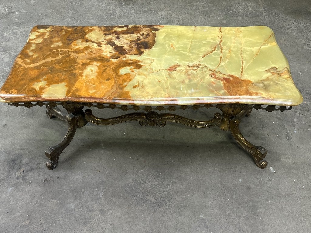 Table  de salon en onyx, Enlèvement