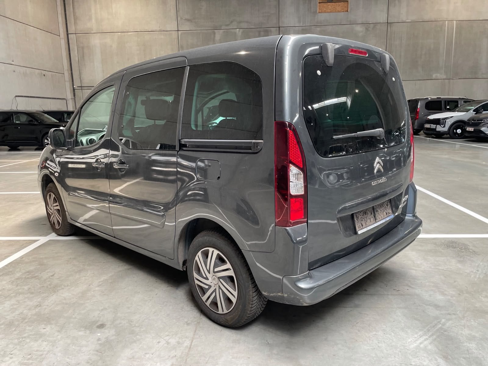 Citroën Berlingo 1,2 benzien 66000 km !!!, Monovolume, Euro 6, Grijs, 81 kW