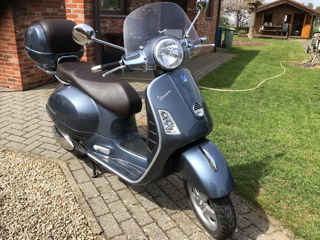 Vespa 300GTS, 300 cm³, Scooter, Occasion, Particulier