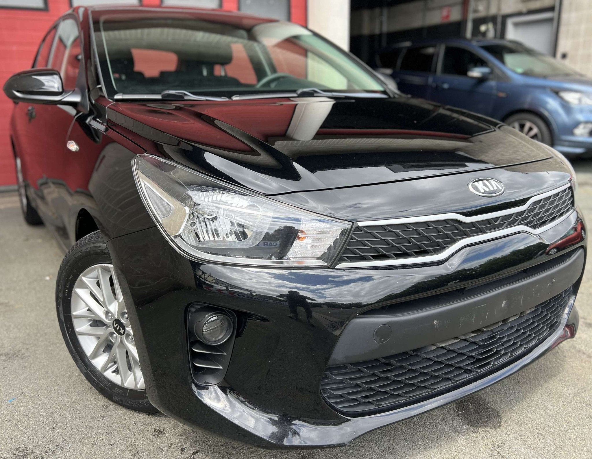 Kia Rio 1.2i Easy + CLIM + NAVI + CAR-PASS (bj 2019), Auto's, Kia, Euro 6, 4 cilinders, Zwart, 62 kW