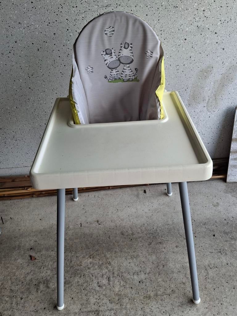 Kinderstoel met verkleinkussen, Ophalen