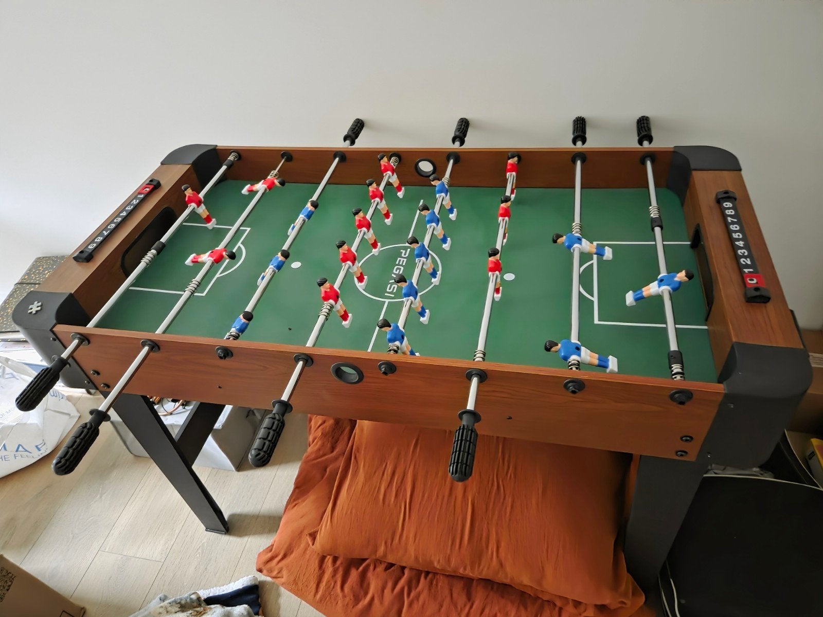 Pegasi voetbaltafel, Ophalen