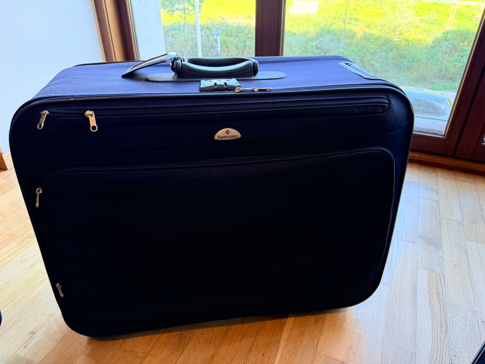 Grand étui de voyage Samsonite en parfait état, Enlèvement, Comme neuf, Roulettes