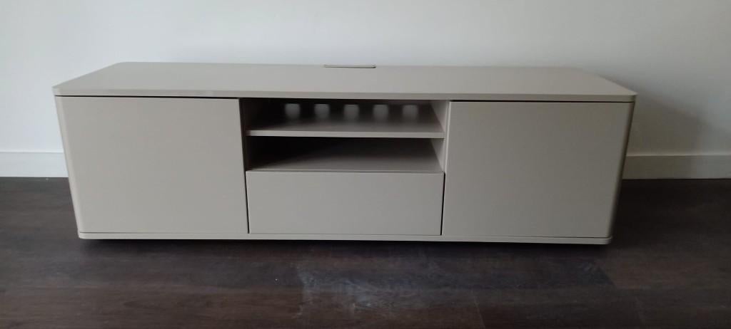 Modern & Strak TV-meubel in stijlvol Greige (Zandkleur), Ophalen, Gebruikt, 150 tot 200 cm, Minder dan 100 cm