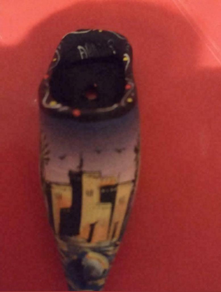 souvenier houten handgemaakt klompje beschilderd van agadir, Ophalen of Verzenden
