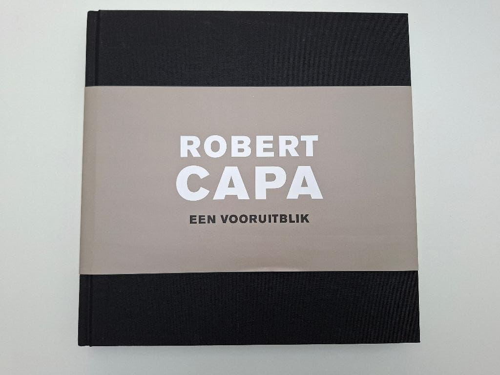Robert Capa Een vooruitblik, Boeken, Kunst en Cultuur | Fotografie en Design, Ophalen of Verzenden, Zo goed als nieuw, Fotografen