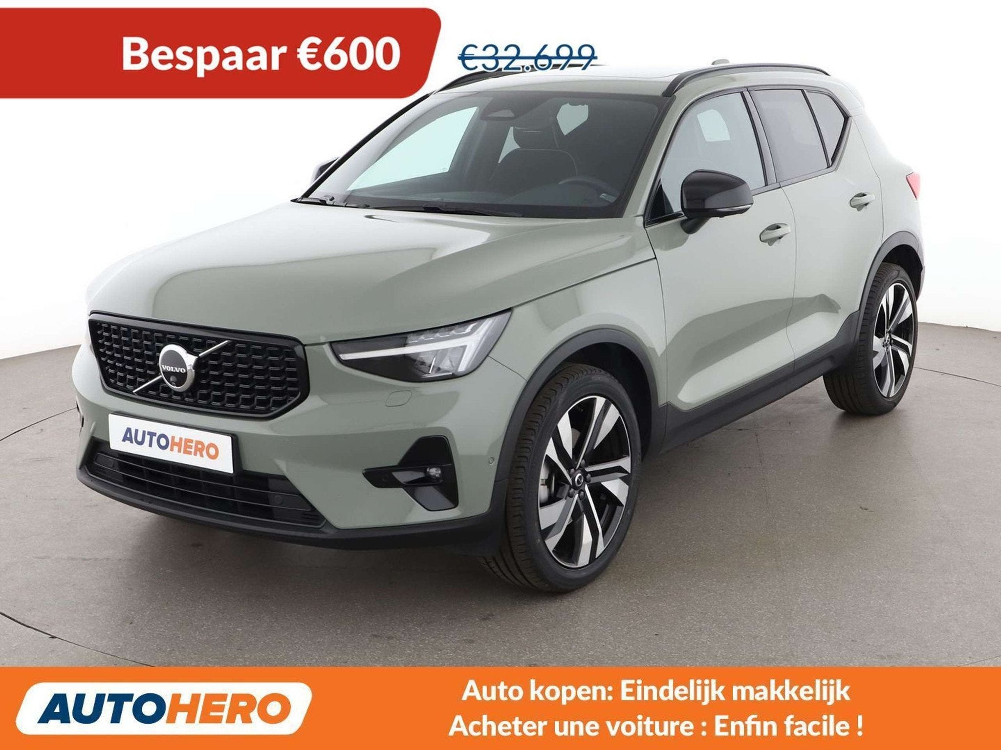 Volvo XC40 2.0 B3 Mild-Hybrid Ultra Black Edition 2WD, Autos, Volvo, Achat, Euro 6, 1688 kg, Noir
