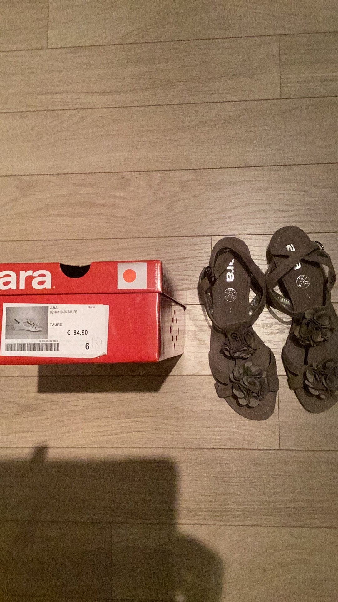 Sandales Ara taille 39, Vêtements | Femmes, Chaussures, Enlèvement, Neuf