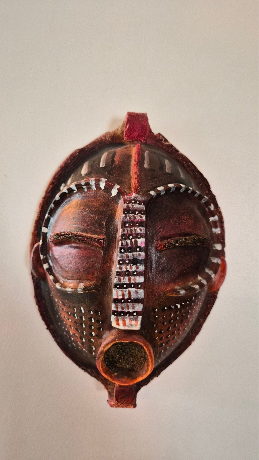 Masque africain, Enlèvement