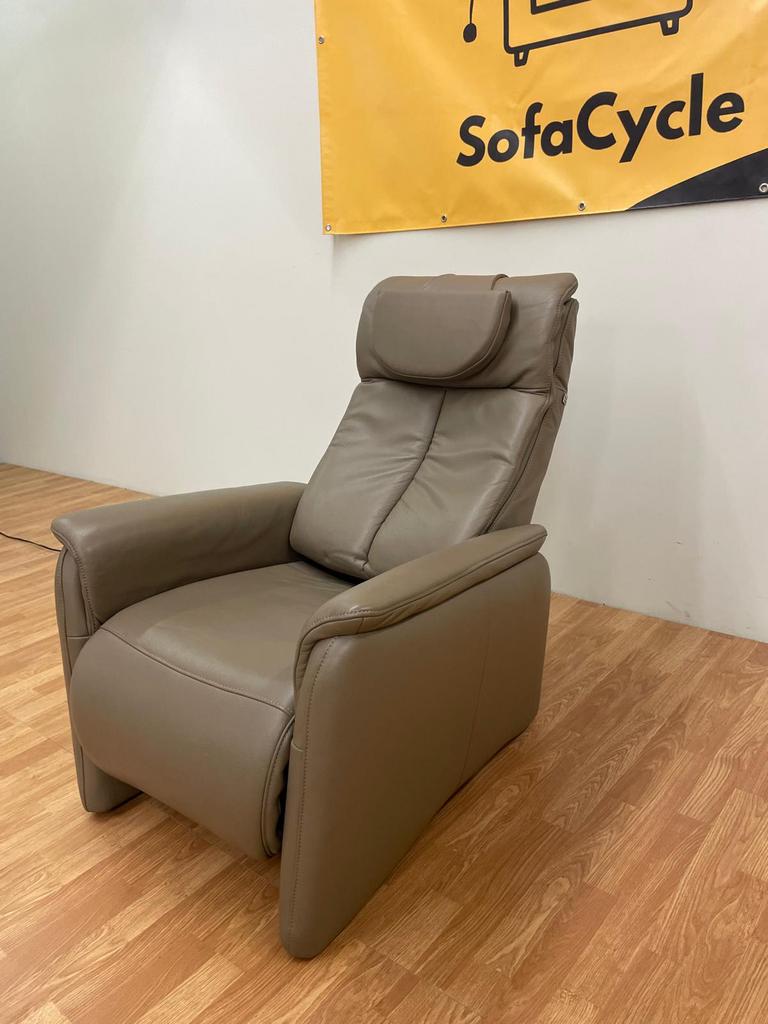 Hukla elektr relaxfauteuil met sta-op functie – SofaCycle, Huis en Inrichting, Fauteuils, Ophalen of Verzenden, Zo goed als nieuw