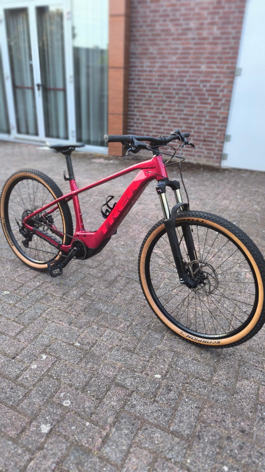 Vélo de montagne Trek Marlin+ 6 E 29 pouces taille L Bosch Z, Enlèvement
