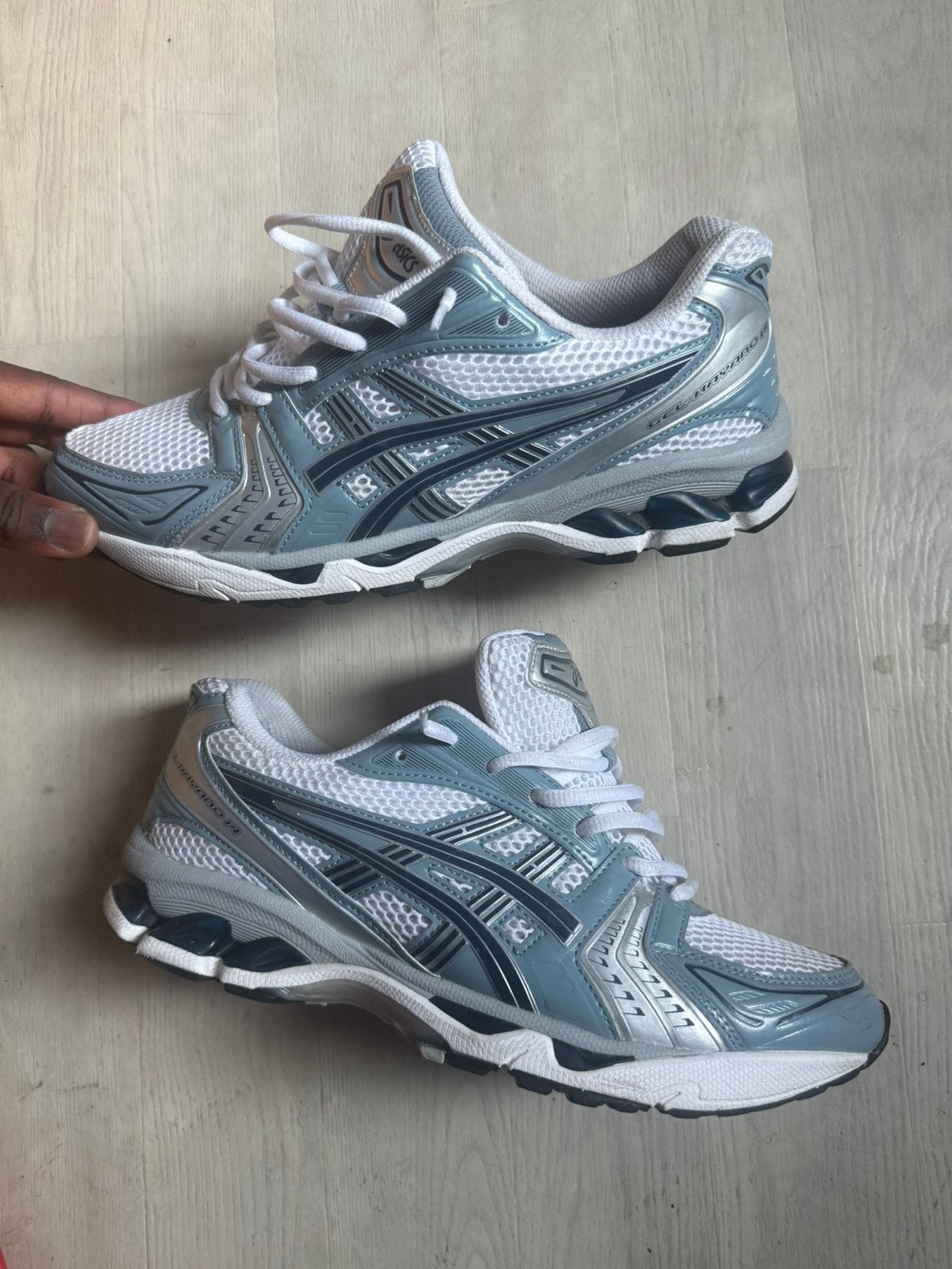 Asics Kayano 14 maat 44, Ophalen of Verzenden, Zo goed als nieuw, Wit
