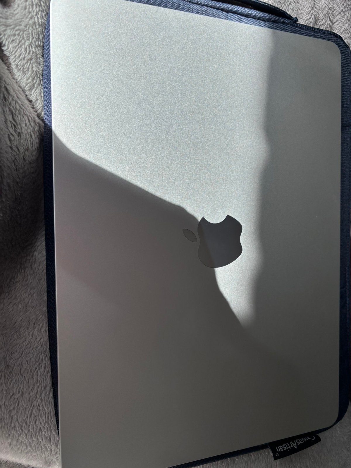 Macbook Air, laptophoes, Magic Mouse, oplader, Computers en Software, Apple Macbooks, Ophalen, Zo goed als nieuw, 16 GB, MacBook