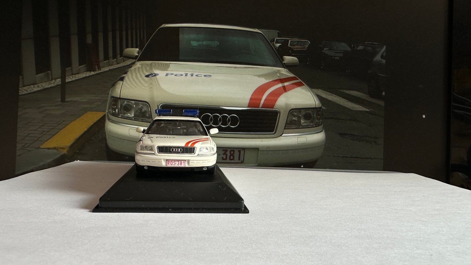 Minichamps Audi A8 police fédérale federale politie 1/43, Ophalen, Gebruikt, Auto, MiniChamps