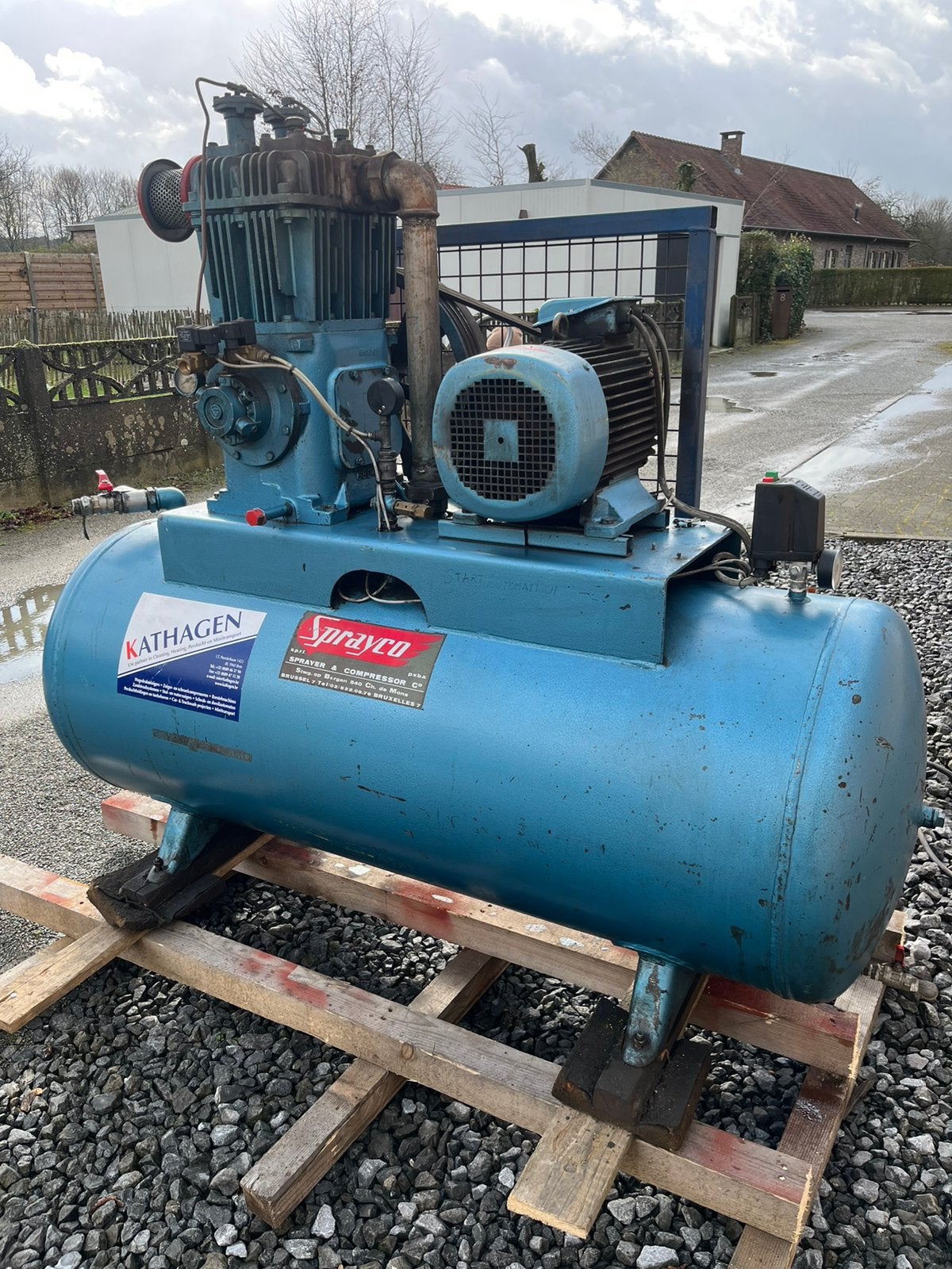 Compressor, Doe-het-zelf en Bouw, Compressors, 100 liter of meer, Ophalen, Gebruikt, 10 bar of meer